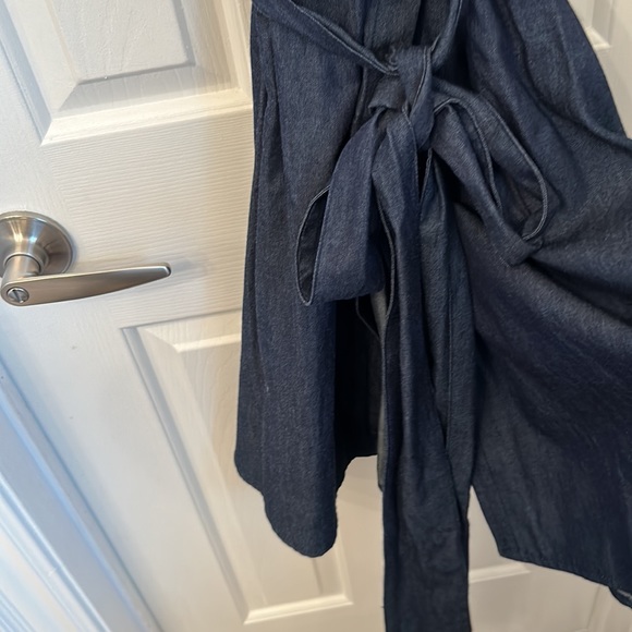 wrap around jean /eyelet lace dress, little floral detail in the top - Picture 7 of 11